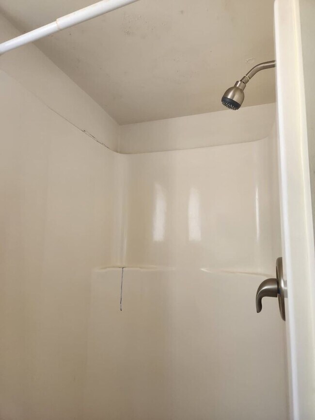 Building Photo - 413-415 N. 6th Avenue