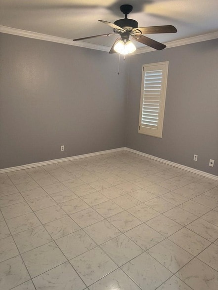 Building Photo - 403 Crenshaw Dr