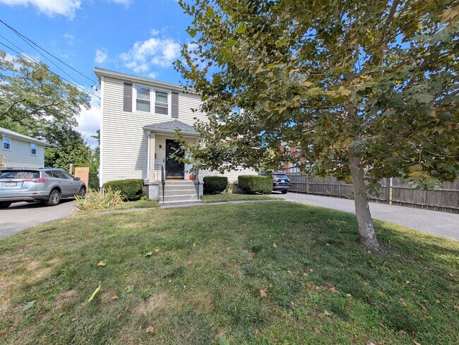 Building Photo - 5 Patrick St