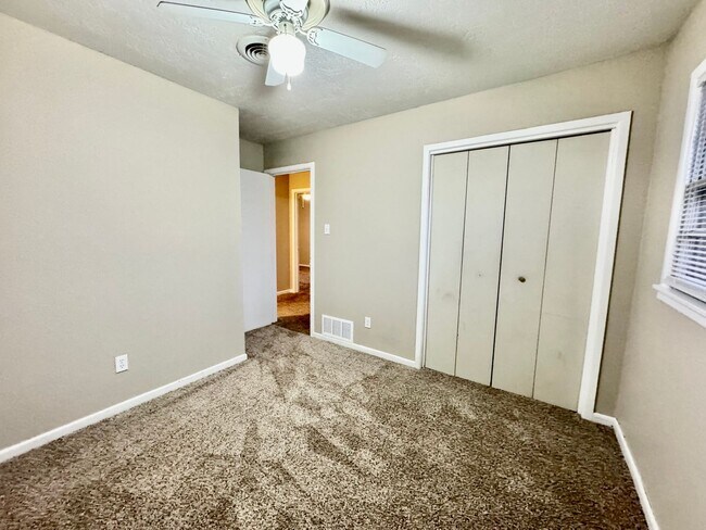 Building Photo - Cute 3 bedroom 2 bath Home!