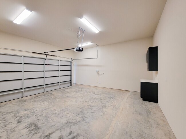 Building Photo - 5613 Leonard St