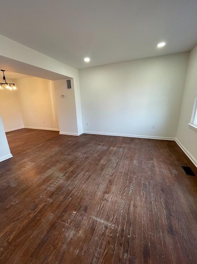 Building Photo - 122 S Shenandoah Ave