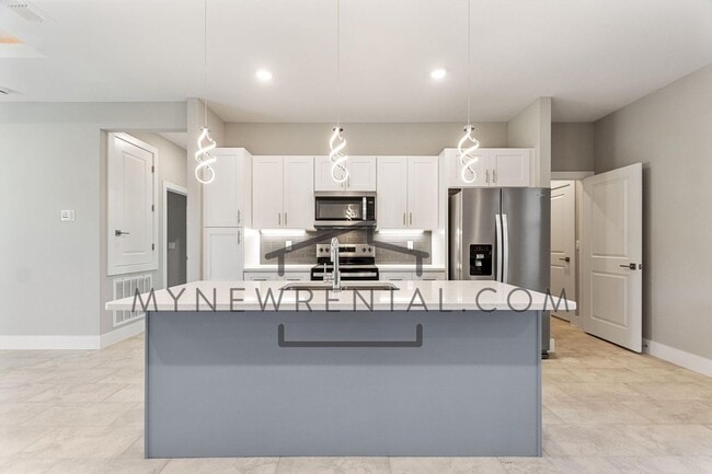 Building Photo - Deposit-Free! Modern, energy efficient hom...
