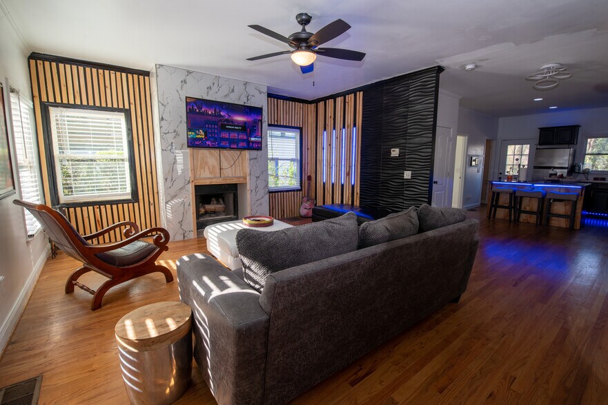 Primary Photo - 2019 Pryor Rd SW