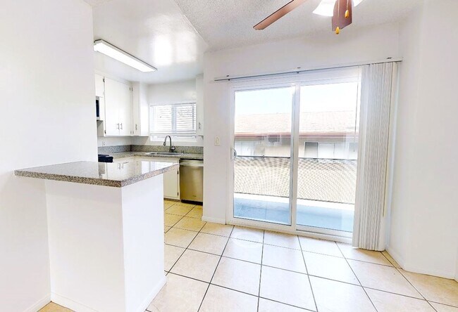 Interior Photo - 1936 Corning St