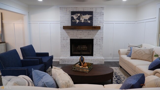 Building Photo - 185 Chimney Spring