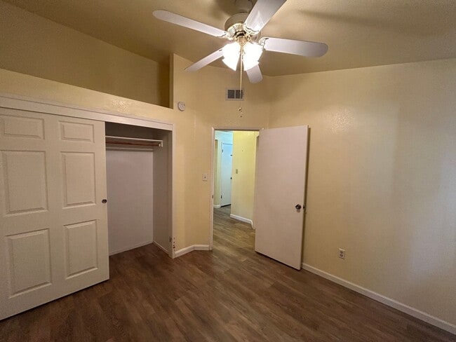 Building Photo - Cute 3 Bed/2 Bath Home in Oildale w/ Solar, RBP & $0 Deposit Option