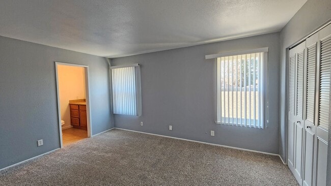 Building Photo - 422 Florin Rd