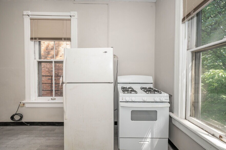 Building Photo - 475 Riddle Rd