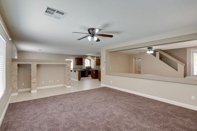 Building Photo - 4-Bedroom Home with Heated Pool & Spa