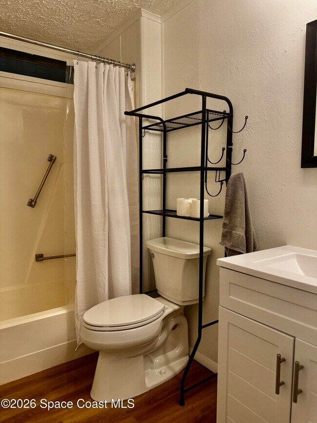 Building Photo - 515 Jennifer Cir