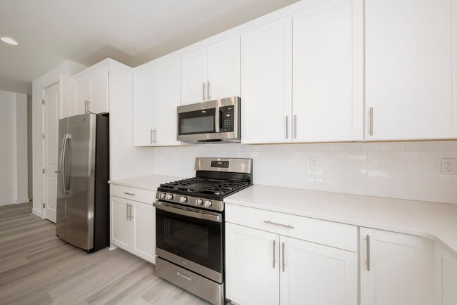 Building Photo - 11171 W Heliopsis Dr