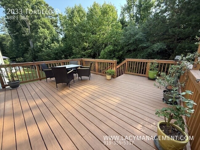Building Photo - 2033 Tordelo Pl