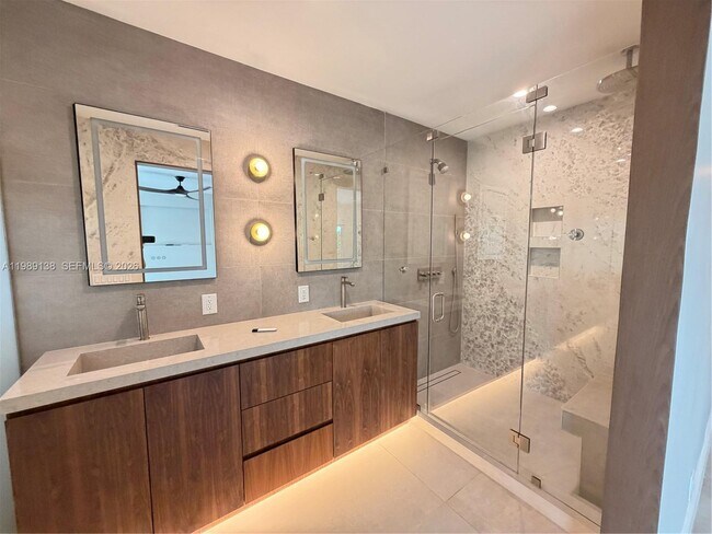 Building Photo - 3200 NE 165th St