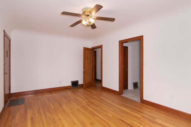 Building Photo - Fully updated 2 Bed 1 Bath Valley home.  H...