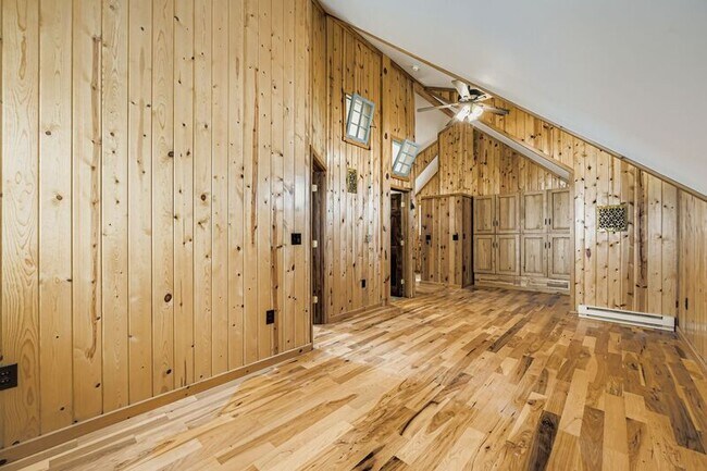 Building Photo - 515 W San Miguel St