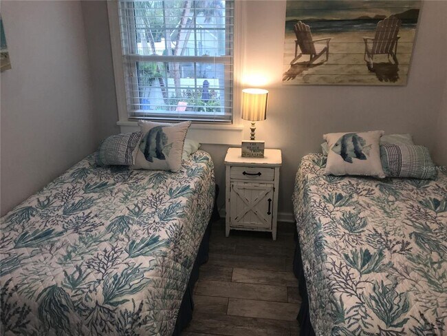 Building Photo - 305 57th St