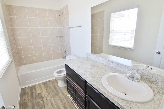 Building Photo - 6259 Brenwood Cir