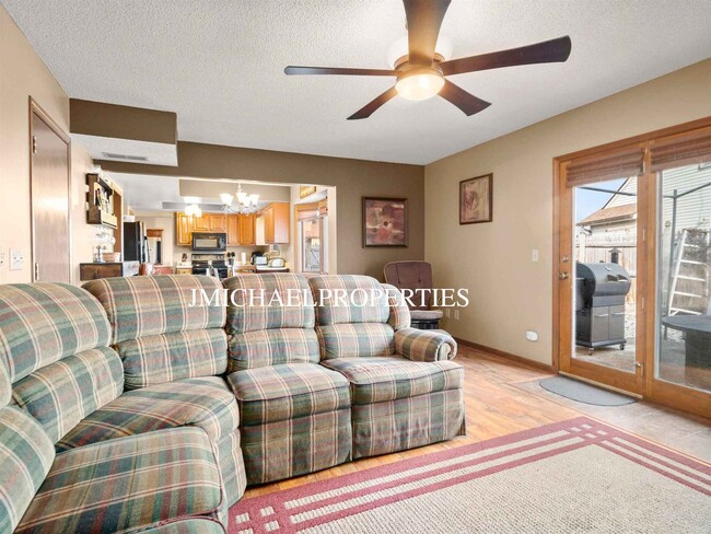 Building Photo - 9034 Dunmore Ln