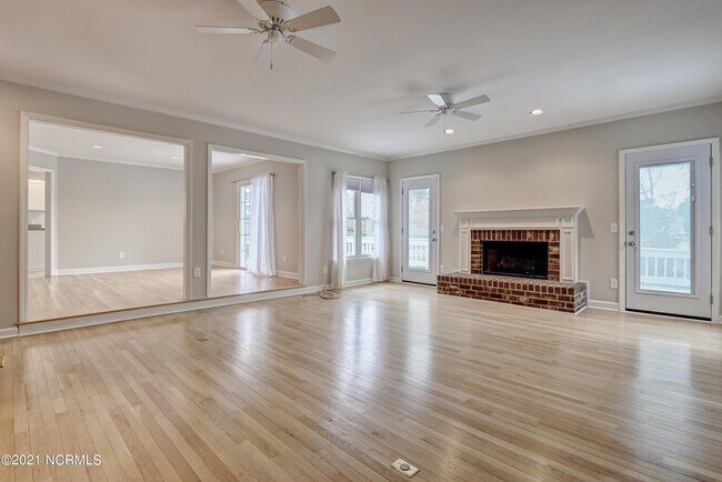 Building Photo - 8333 Bald Eagle Ln