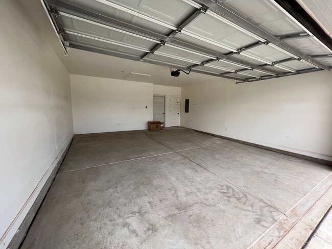 Building Photo - Beautiful 4 bed 2 bath home in Frenship!
