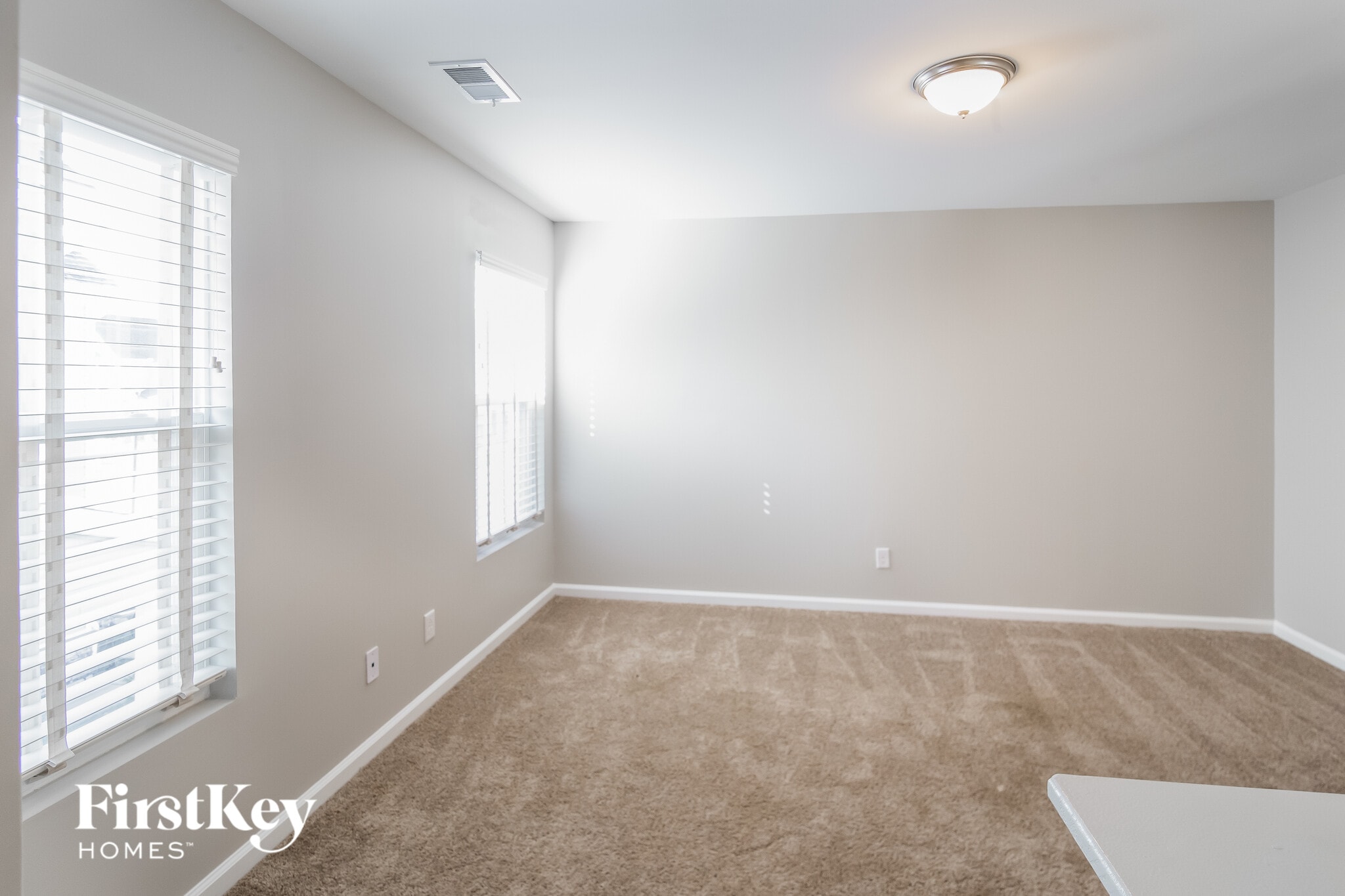 Building Photo - 521 Lateleaf Dr