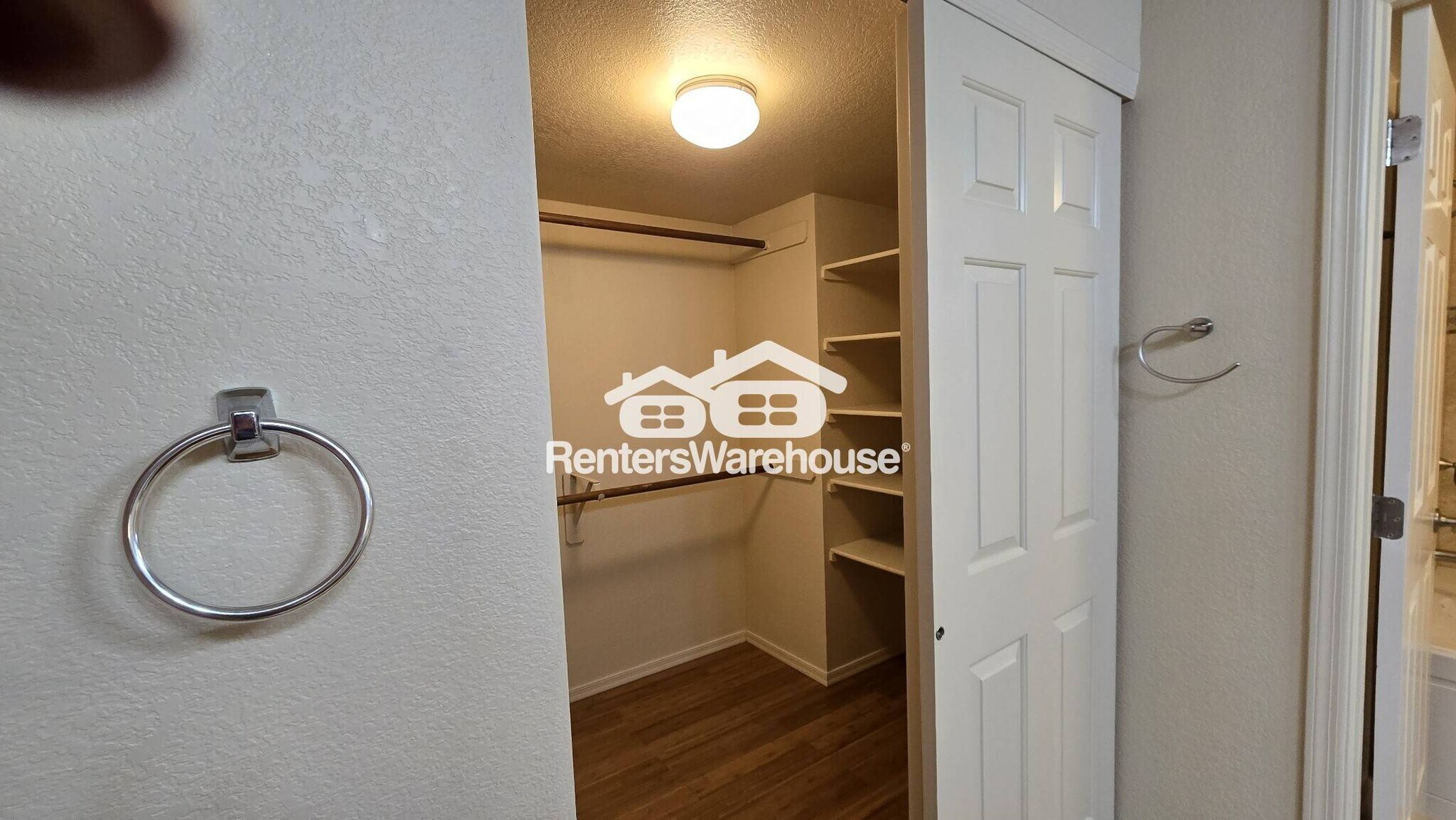 Building Photo - 311 E Suntree St