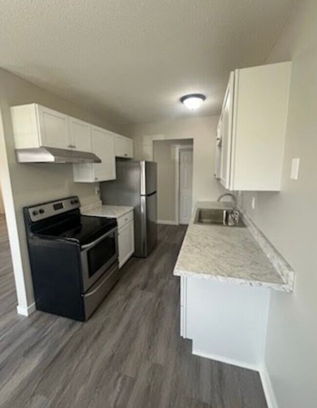 Building Photo - 1 Bedroom in Hopkins