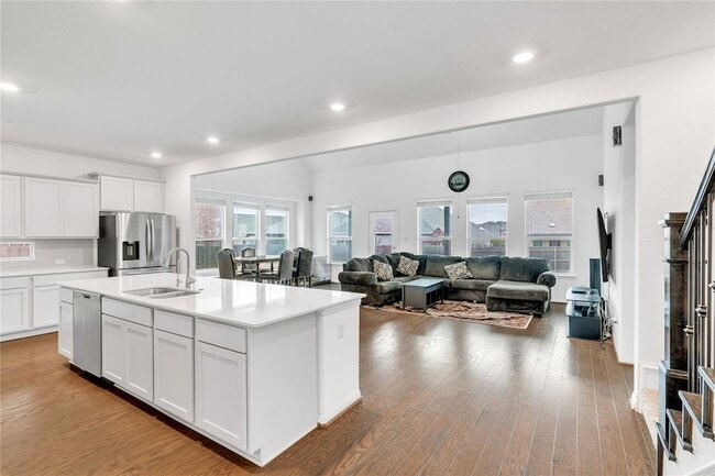 Building Photo - 133 Lenera Dr