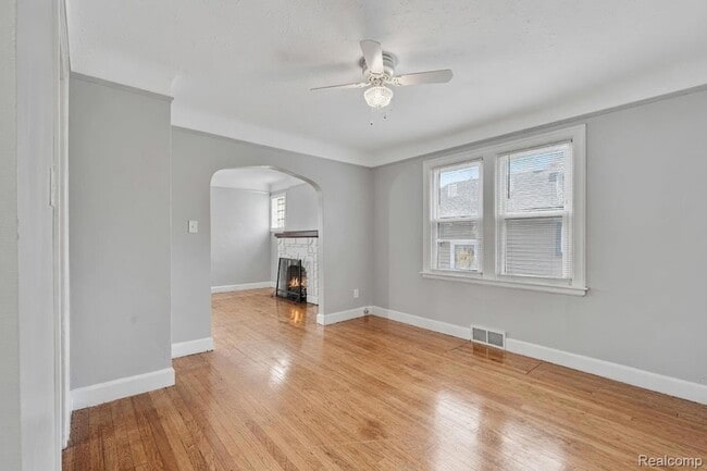 Building Photo - 1524 Cicotte Ave