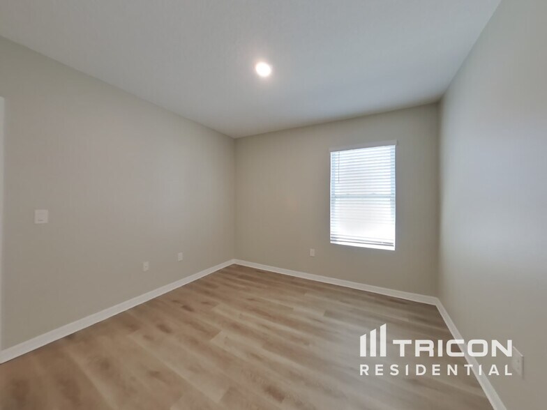 Building Photo - 5994 Churchill Square Way
