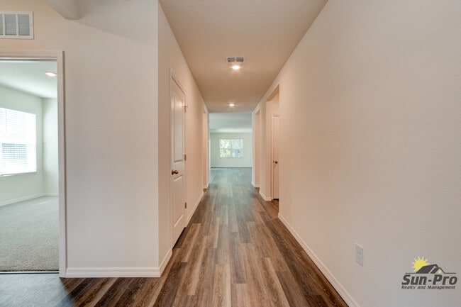 Building Photo - 4240 Acoma Dr