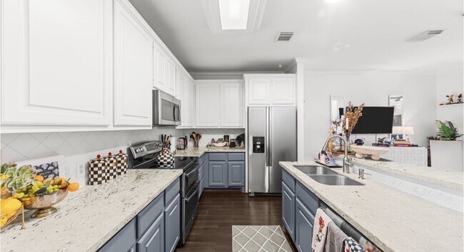 Building Photo - 1417 Anita St