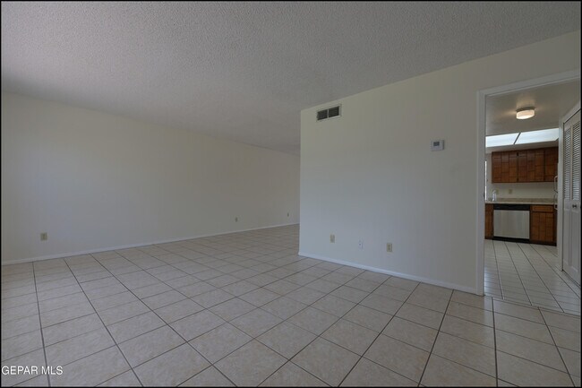 Building Photo - 257 Maricopa Dr