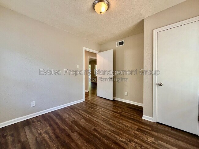 Building Photo - 3451 Hendricks Ave