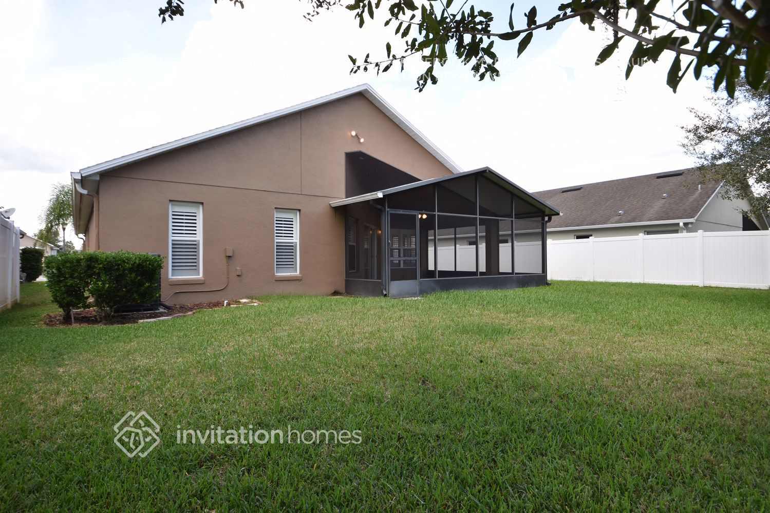 Building Photo - 16422 Cedar Run Dr