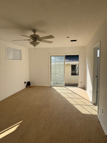 Building Photo - 2217 Selby Ave