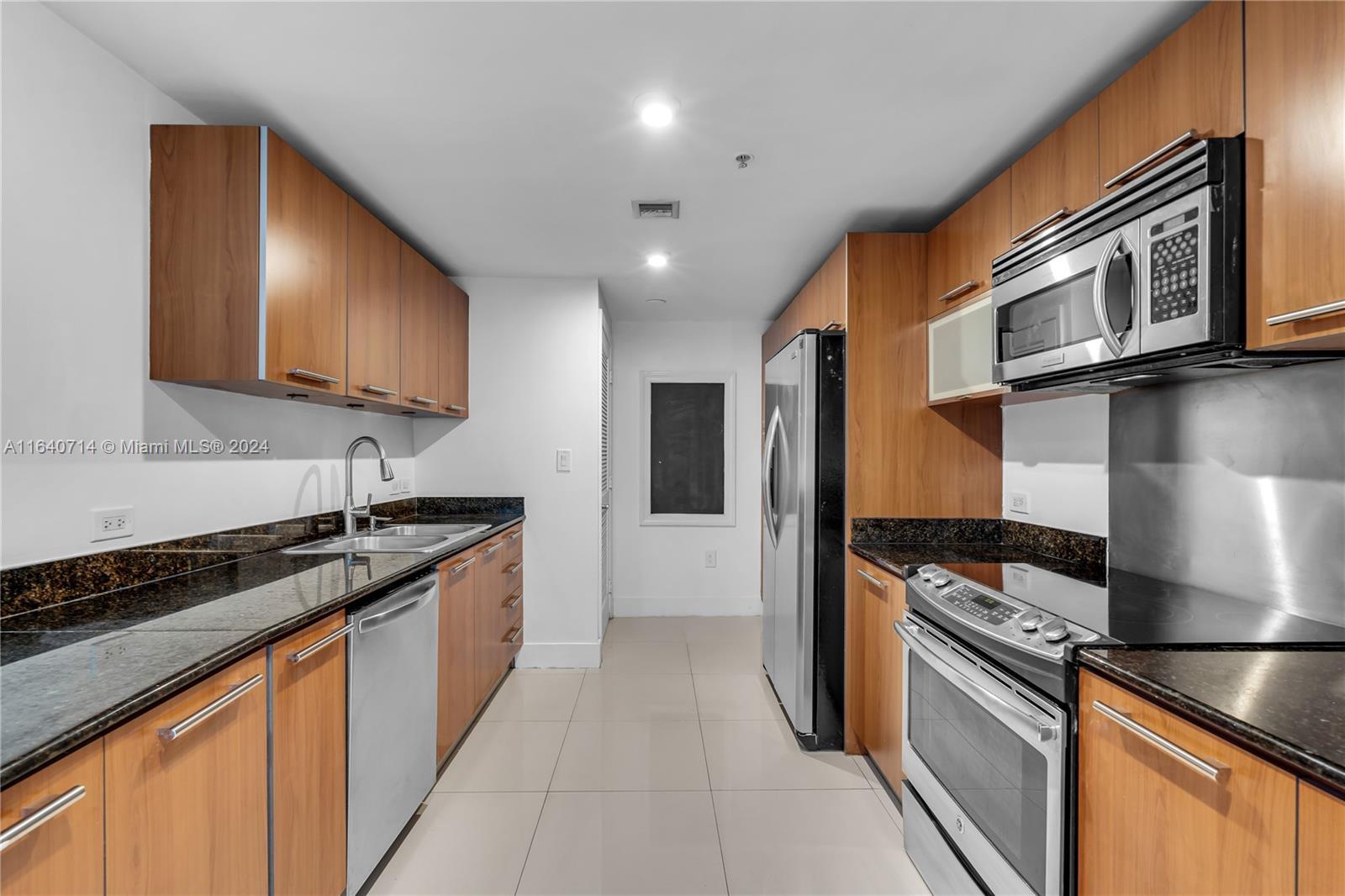 Building Photo - 3000 NE 188th St