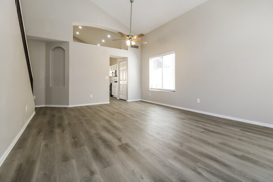 Building Photo - 12690 W Mulberry Dr
