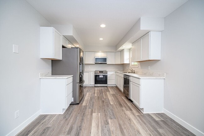 Building Photo - GEORGETOWN Duplex - SW Columbia – 3 Bed, 3...