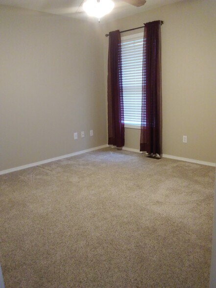 Bedroom 2 - 3013 N Fremont Ave