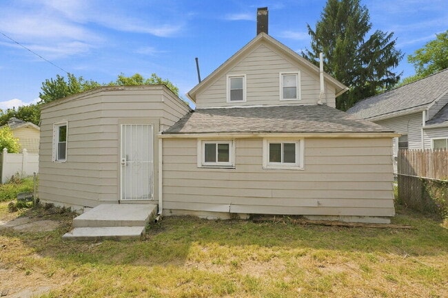 Building Photo - 4212 Apple Ave