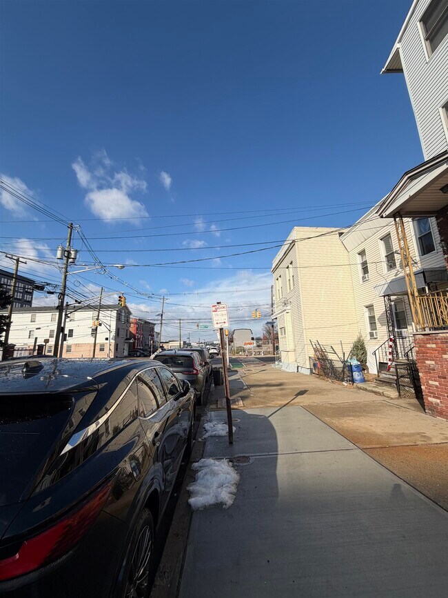 Building Photo - 200 Culver Ave