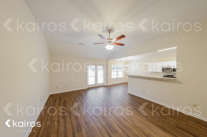 Building Photo - 71 Hideaway Ln