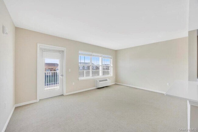 Building Photo - 3 Meadows Ln