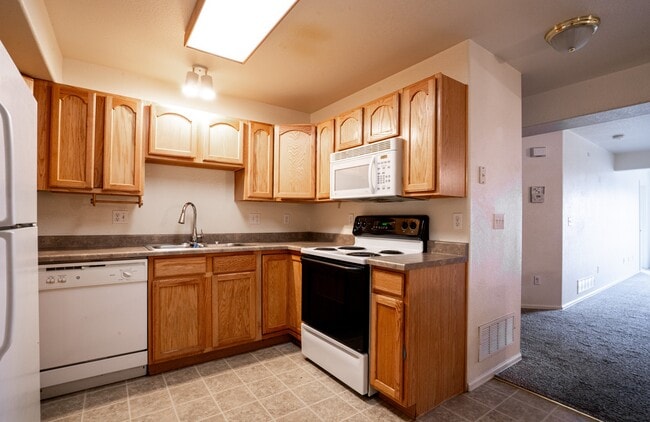 Building Photo - 615 Bosque Vista Point