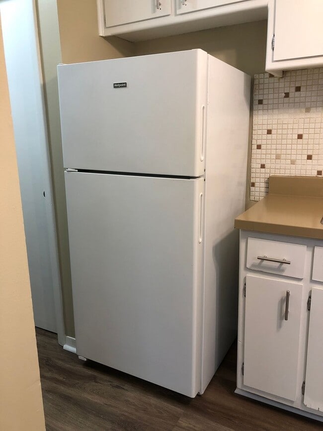 Building Photo - 6324 W 63rd St