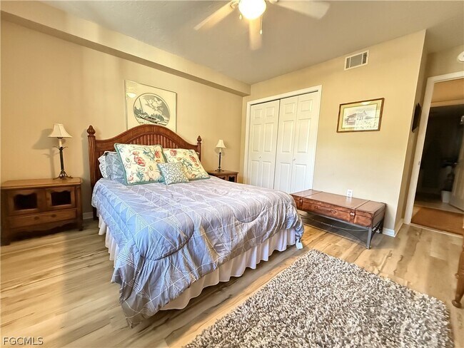 Building Photo - 285 Naples Cove Dr