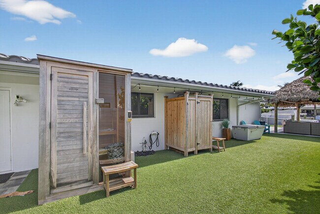 Building Photo - 12 Leeward Cir