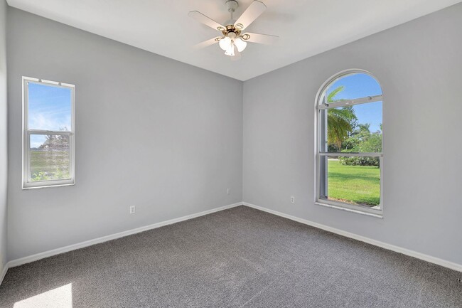 Building Photo - A BOATER'S PARADISE WITH THIS STUNNING 3 B...